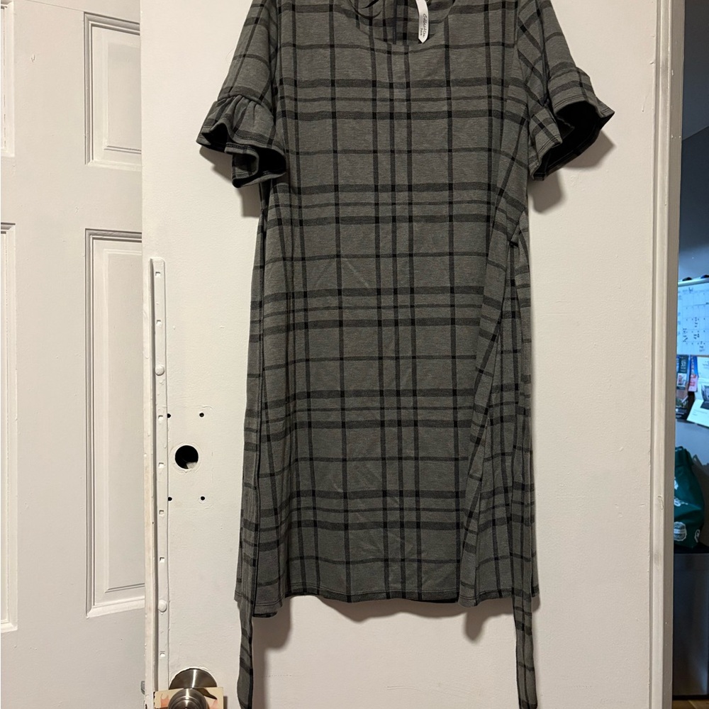 Black and Gray Tie Front Mini Dress with Flutter Sleeves
